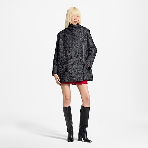 Casaco de Tweed com Echarpe – No Corpo