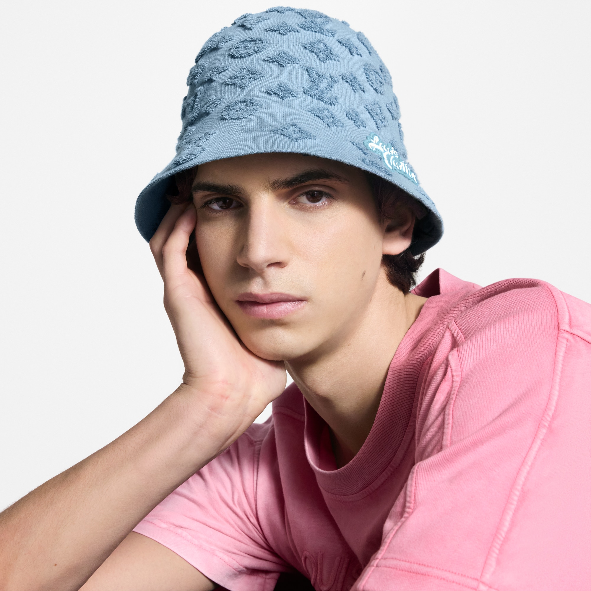 S00 Acessórios Chapéus, Gorros e Luvas Chapéu Bucket Monogram Sponge | Louis Vuitton ® (Zoom no Produto)