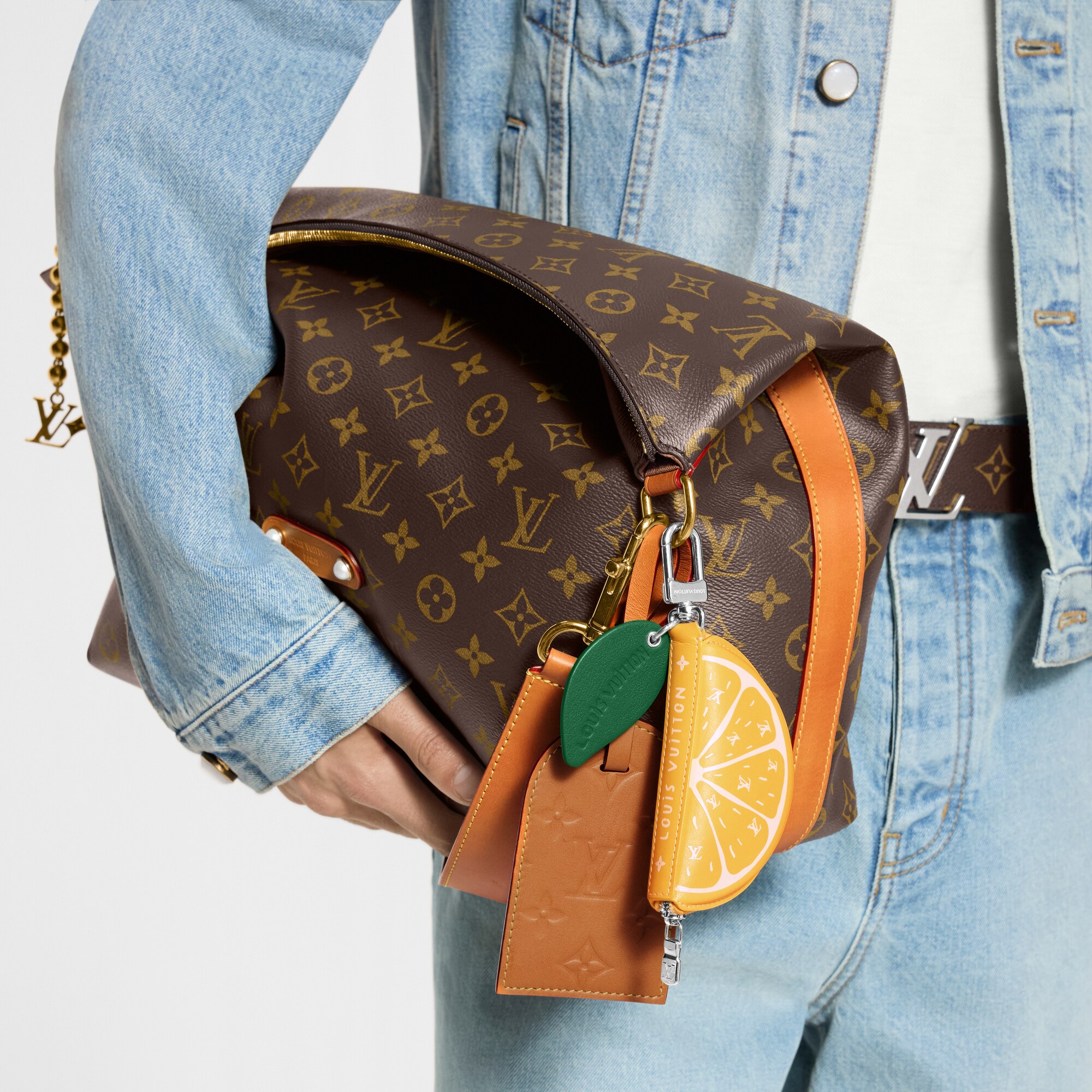 S00 Acessórios Chaveiros e Bag Charms Charm de Bolsa LV Lemon | Louis Vuitton ® (Zoom no Produto)
