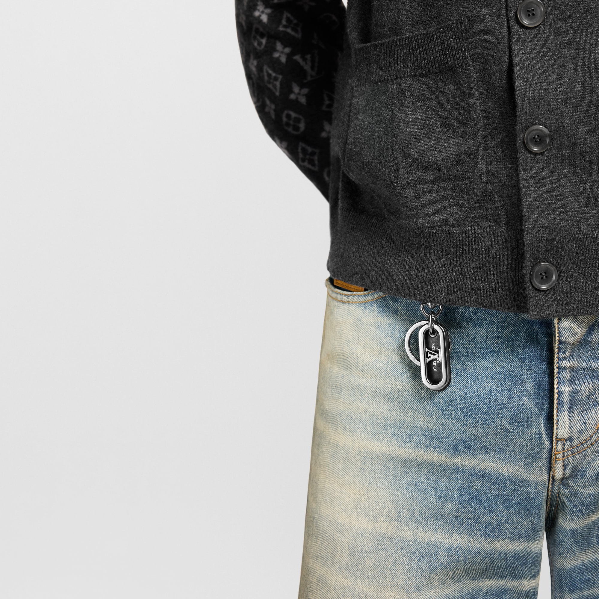 S00 Acessórios Chaveiros e Bag Charms Chaveiro e Charm de Bolsa LV Padded Circle | Louis Vuitton ® (Zoom no Produto)