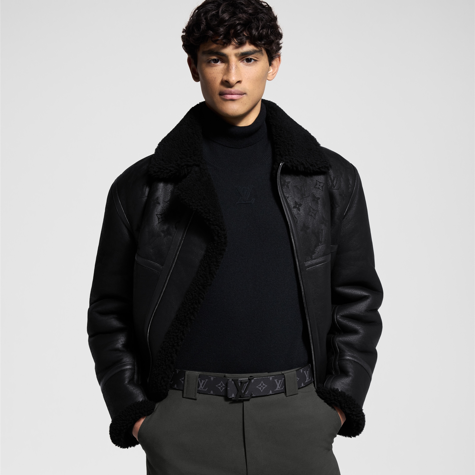 Monogram Eclipse Acessórios Cintos Cinto LV Initiales 40 mm Preto Matte | Louis Vuitton ® (Zoom no Produto)