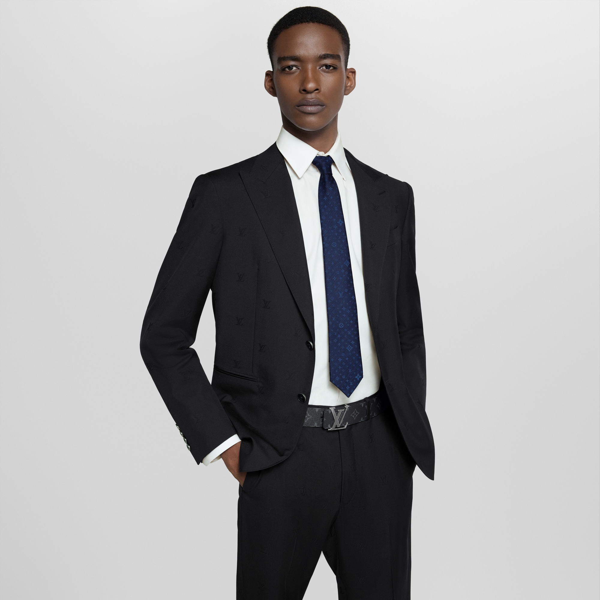 Monogram Eclipse Acessórios Cintos CINTO LV INITIALES REVERSÍVEL 40MM  | Louis Vuitton ® (Zoom no Produto)