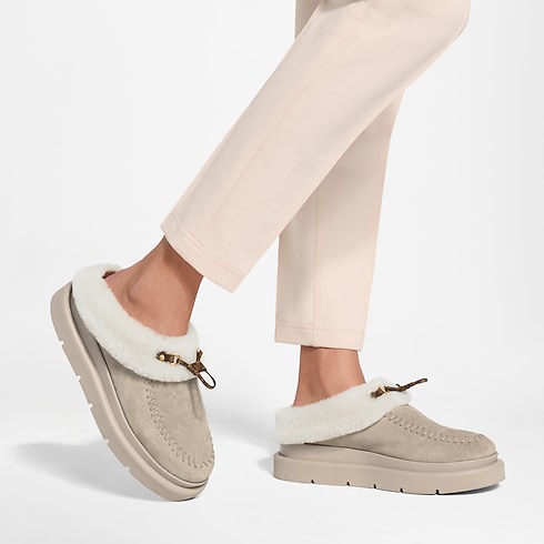 Clog Cortina – Vista No Corpo (Detalhe)