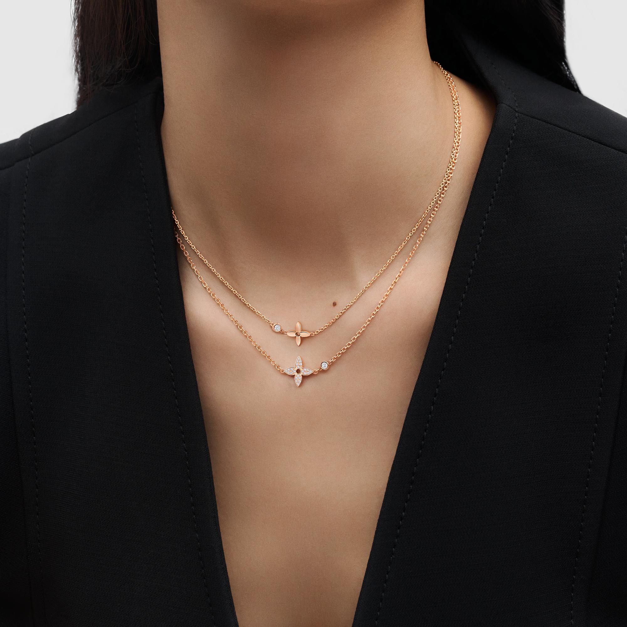 Categorias Colares e Pingentes Colar com Pingente Idylle Blossom em Ouro Rosa e Diamantes | Louis Vuitton ® (Zoom no Produto)