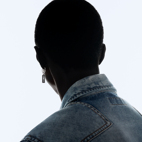 Coleções Les Gastons Vuitton Corrente com Pingente de Tag com Aro Pequeno Les Gastons Vuitton em Ouro Branco | Louis Vuitton ® (Zoom no Produto)