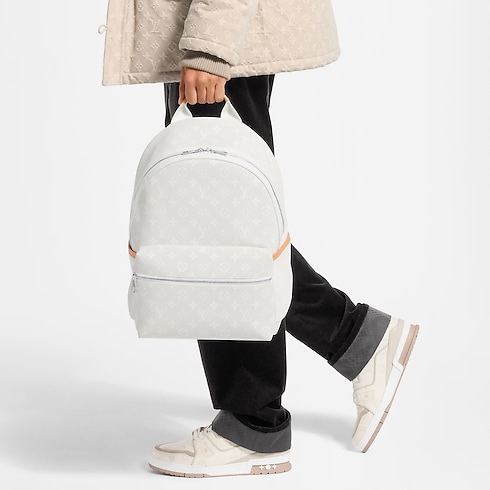 Discovery Backpack PM – Vista No Corpo (Detalhe)