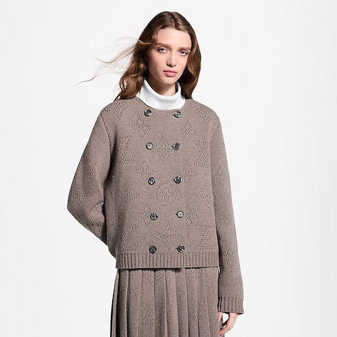 Novidades em Feminino } Double-Breasted Mahina Knit Cardigan | Louis Vuitton ® (Zoom no Produto)