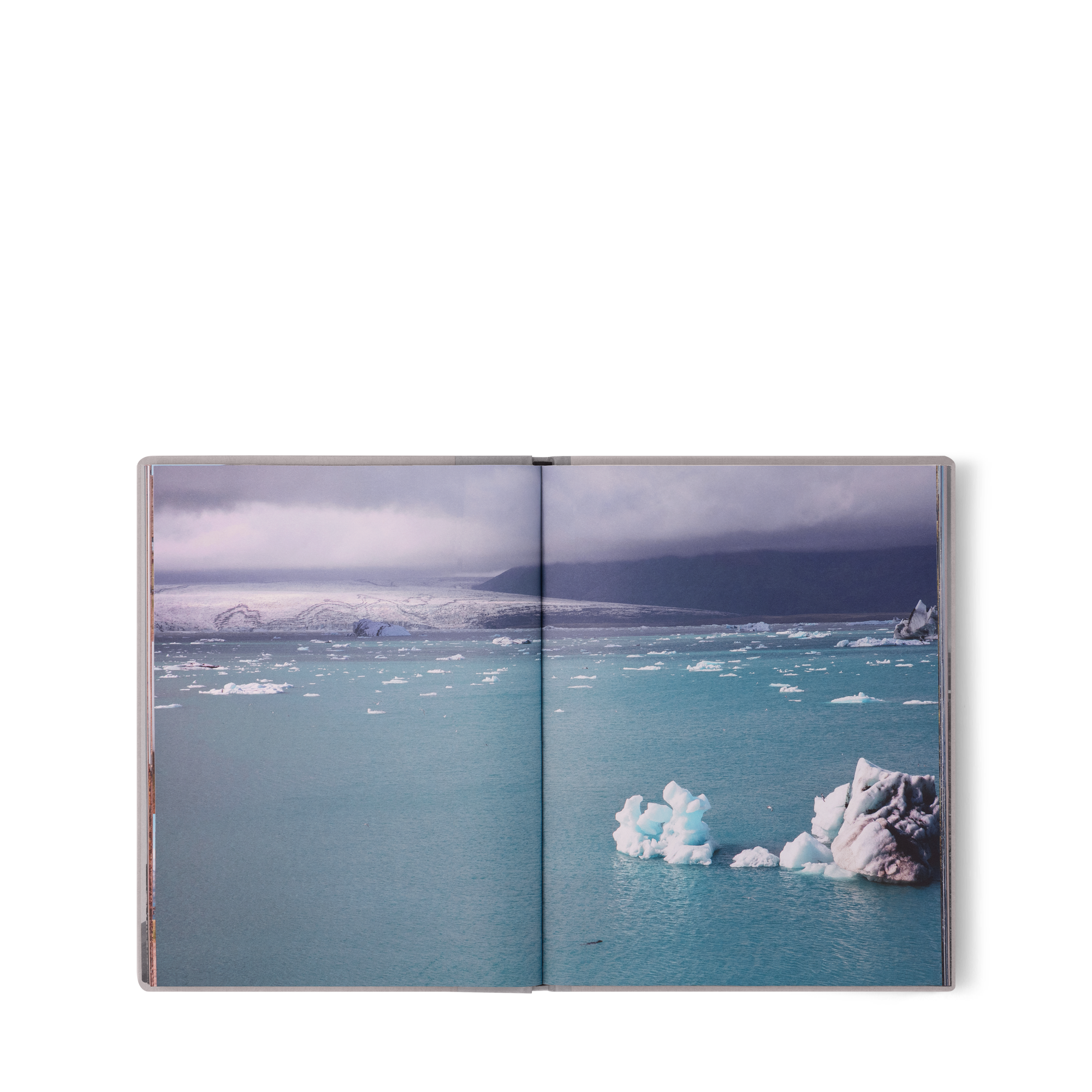  Livros e Papelaria Fashion Eye Fashion Eye - Islândia | Louis Vuitton ® (Zoom no Produto)