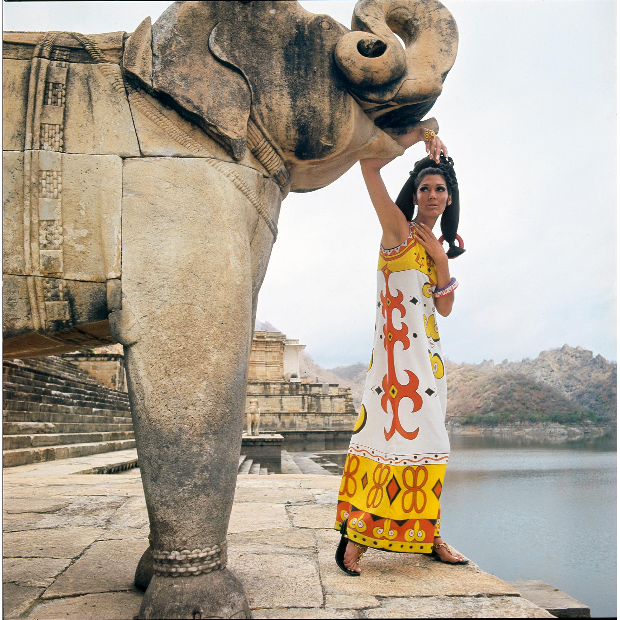  Livros e Papelaria Fashion Eye Fashion Eye Índia | Louis Vuitton ® (Zoom no Produto)