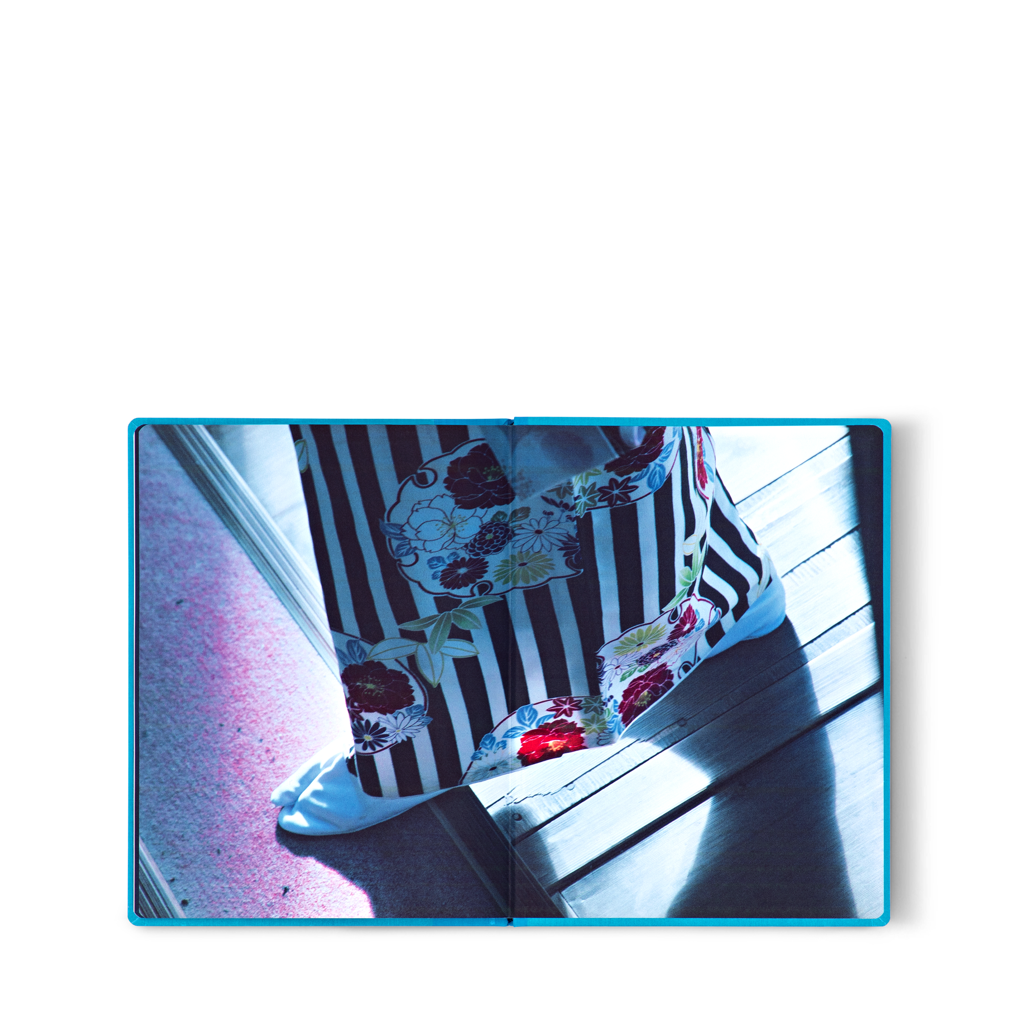  Livros e Papelaria Fashion Eye Fashion Eye Kyoto | Louis Vuitton ® (Zoom no Produto)