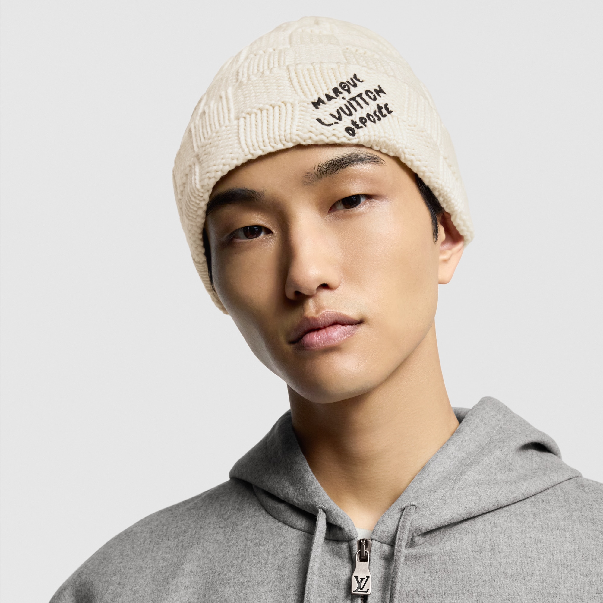 S00 Acessórios Chapéus, Gorros e Luvas Gorro Damier Snug | Louis Vuitton ® (Zoom no Produto)