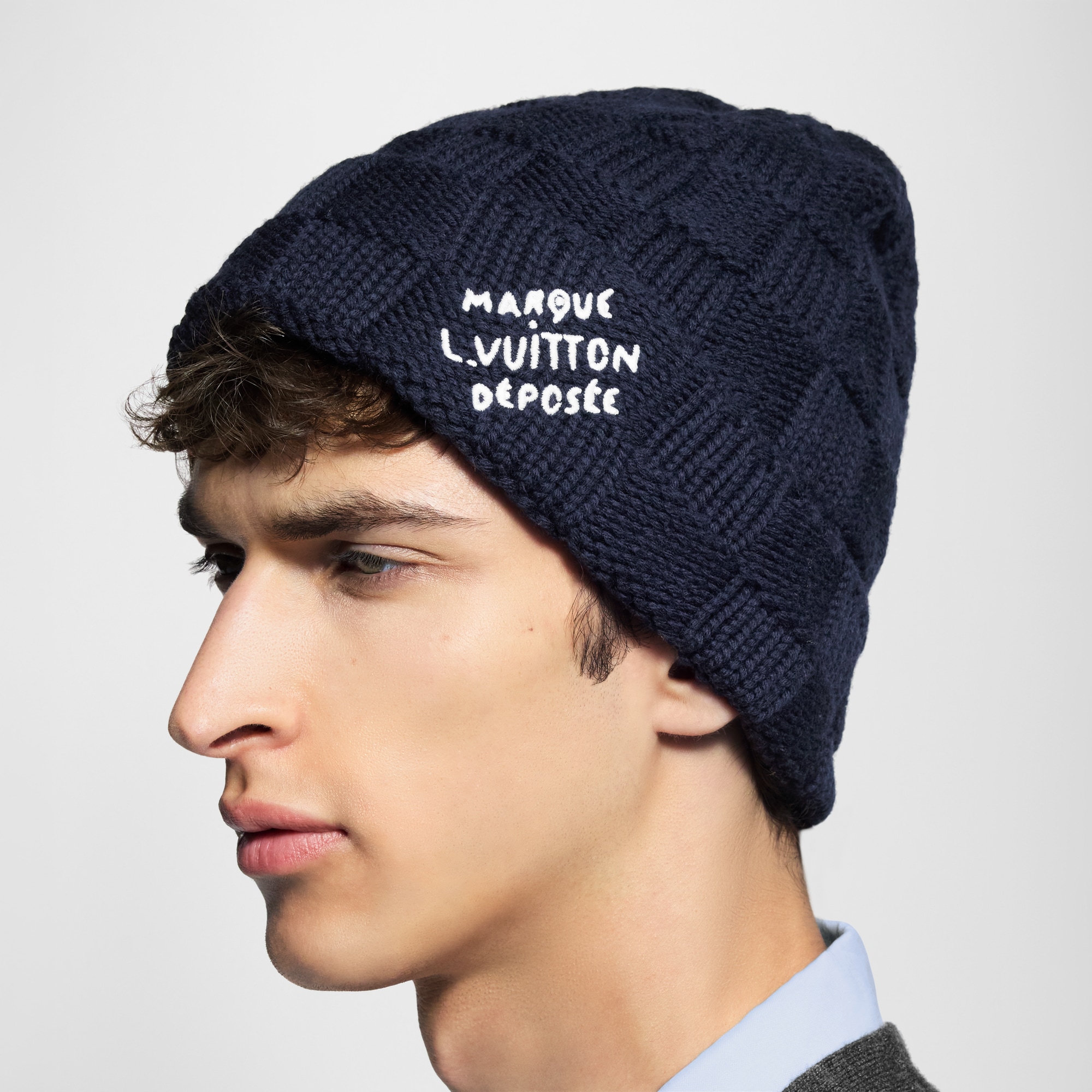 S00 Acessórios Chapéus, Gorros e Luvas Gorro Damier Snug | Louis Vuitton ® (Zoom no Produto)