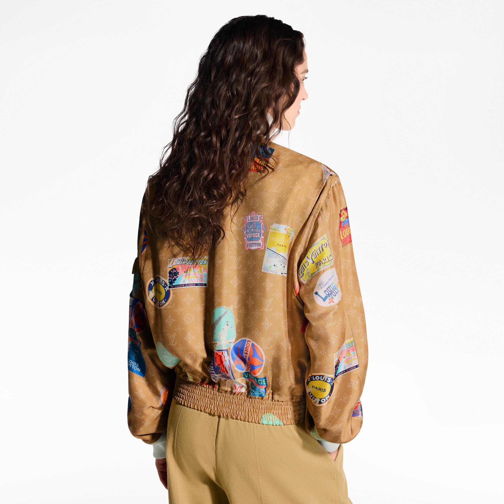  Ready-to-Wear Casacos e Jaquetas Jaqueta Bomber com Patches de Viagem | Louis Vuitton ® (Zoom no Produto)