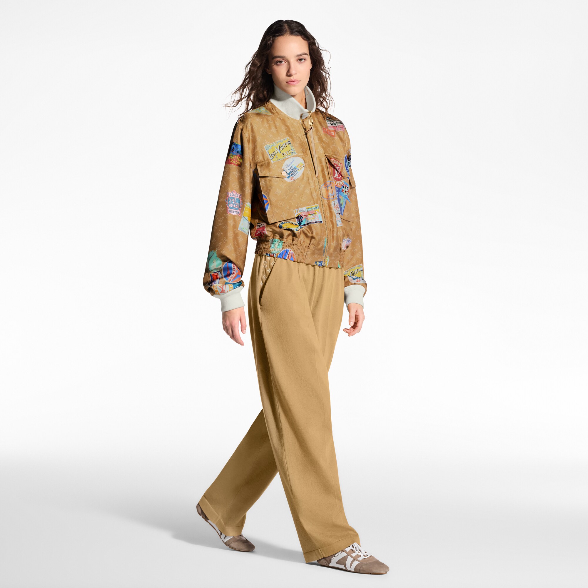  Ready-to-Wear Casacos e Jaquetas Jaqueta Bomber com Patches de Viagem | Louis Vuitton ® (Zoom no Produto)