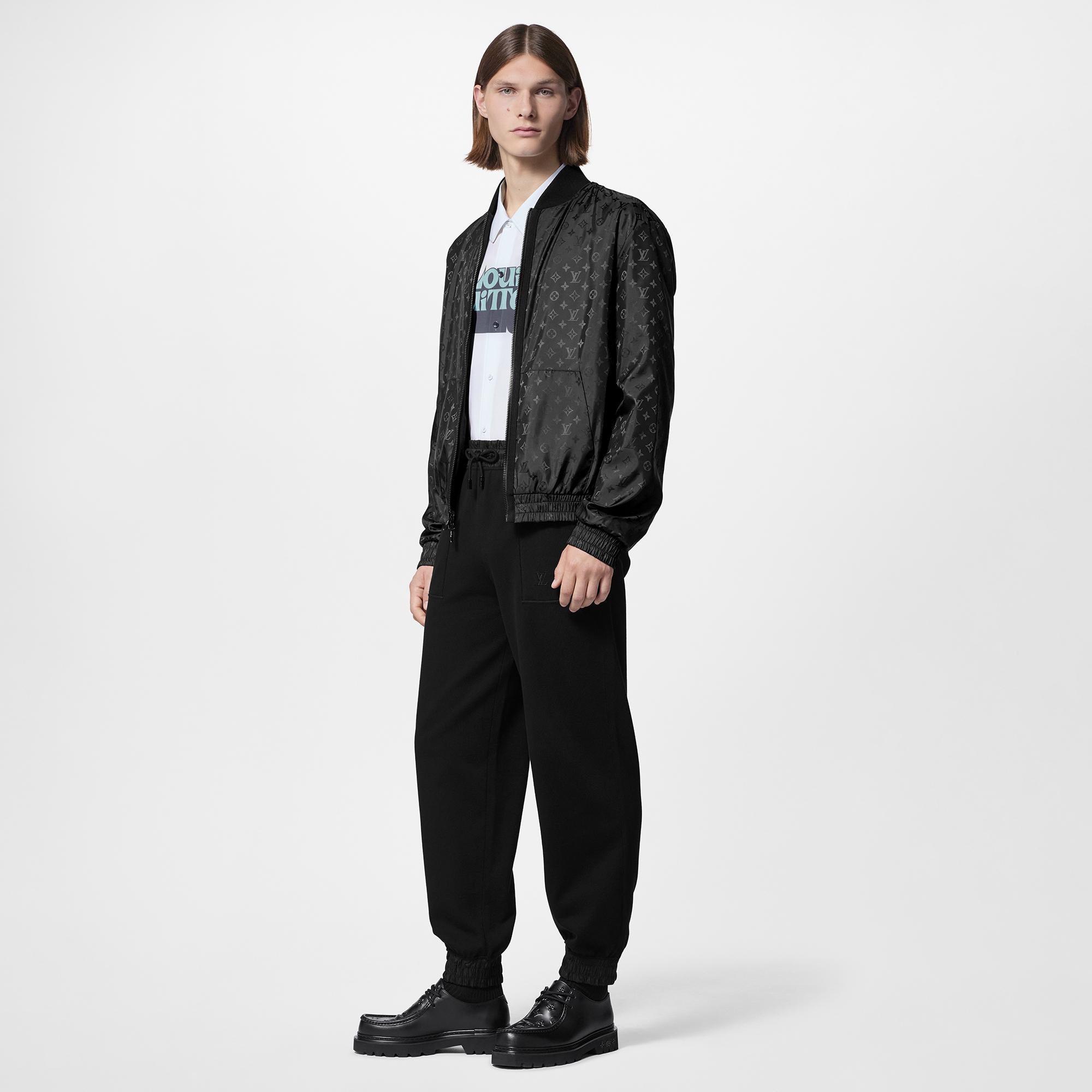  Ready-to-Wear Casacos e Agasalhos Jaqueta Bomber Reversível com Monogram | Louis Vuitton ® (Zoom no Produto)