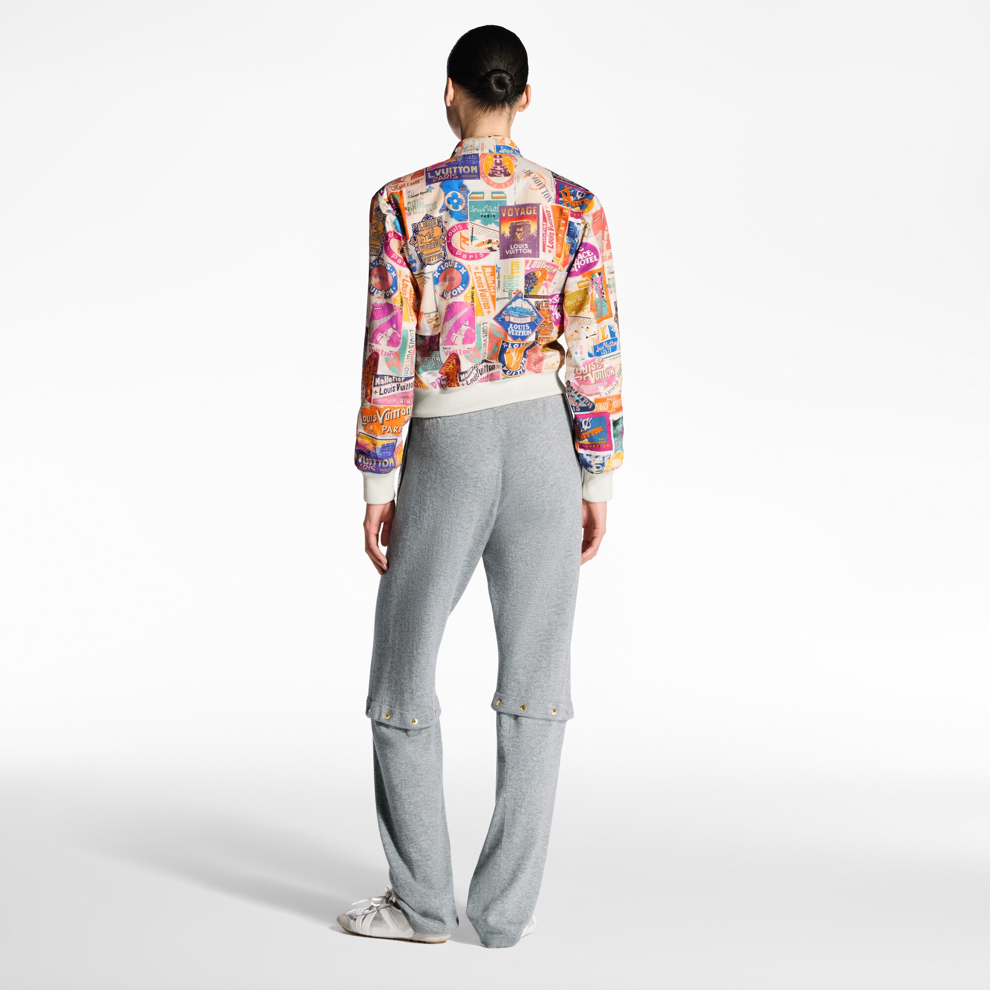  Ready-to-Wear Casacos e Jaquetas Jaqueta Bomber Reversível com Patches de Viagem | Louis Vuitton ® (Zoom no Produto)
