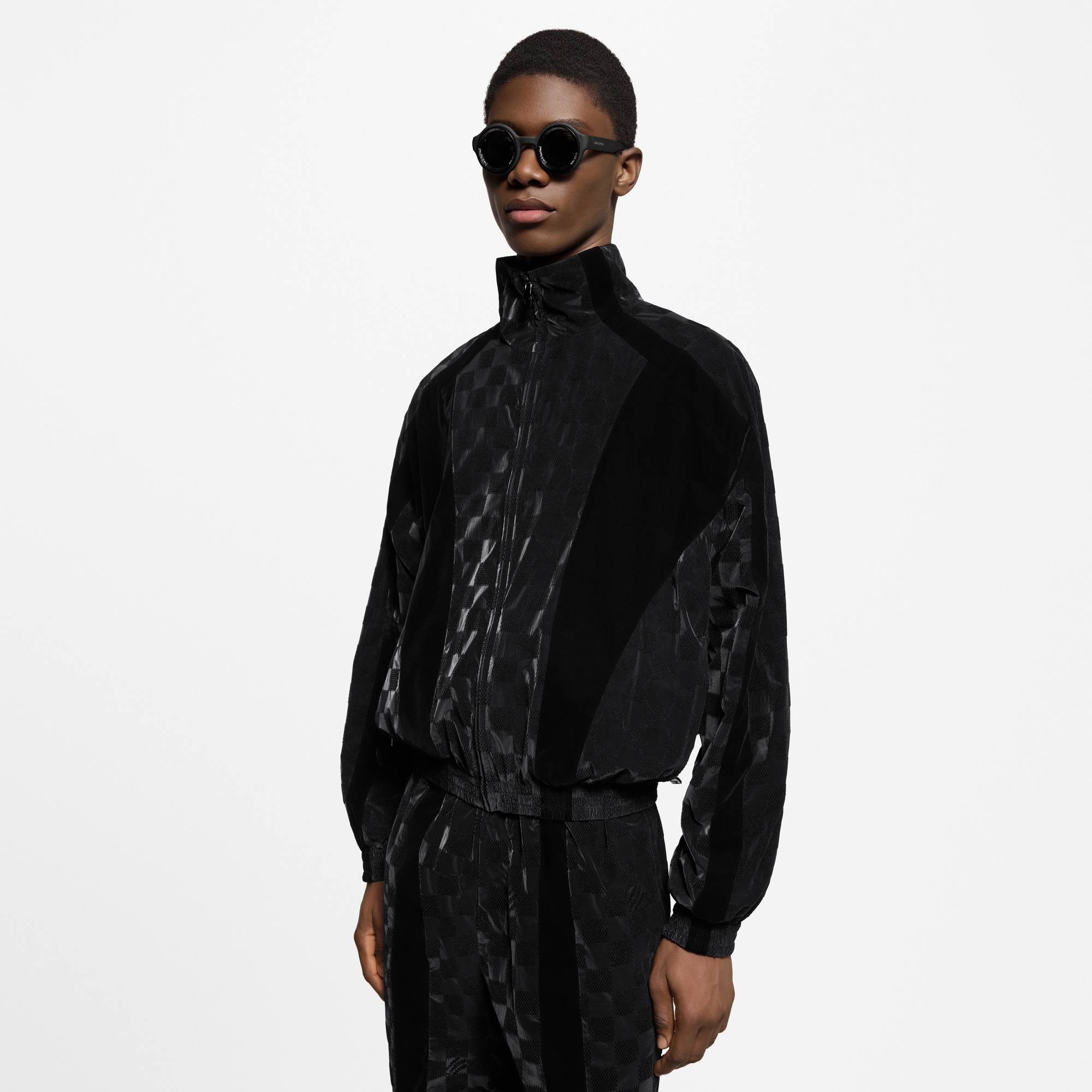  Ready-to-Wear Casacos e Agasalhos Jaqueta Damier em Tecido Tecnológico Flocado | Louis Vuitton ® (Zoom no Produto)