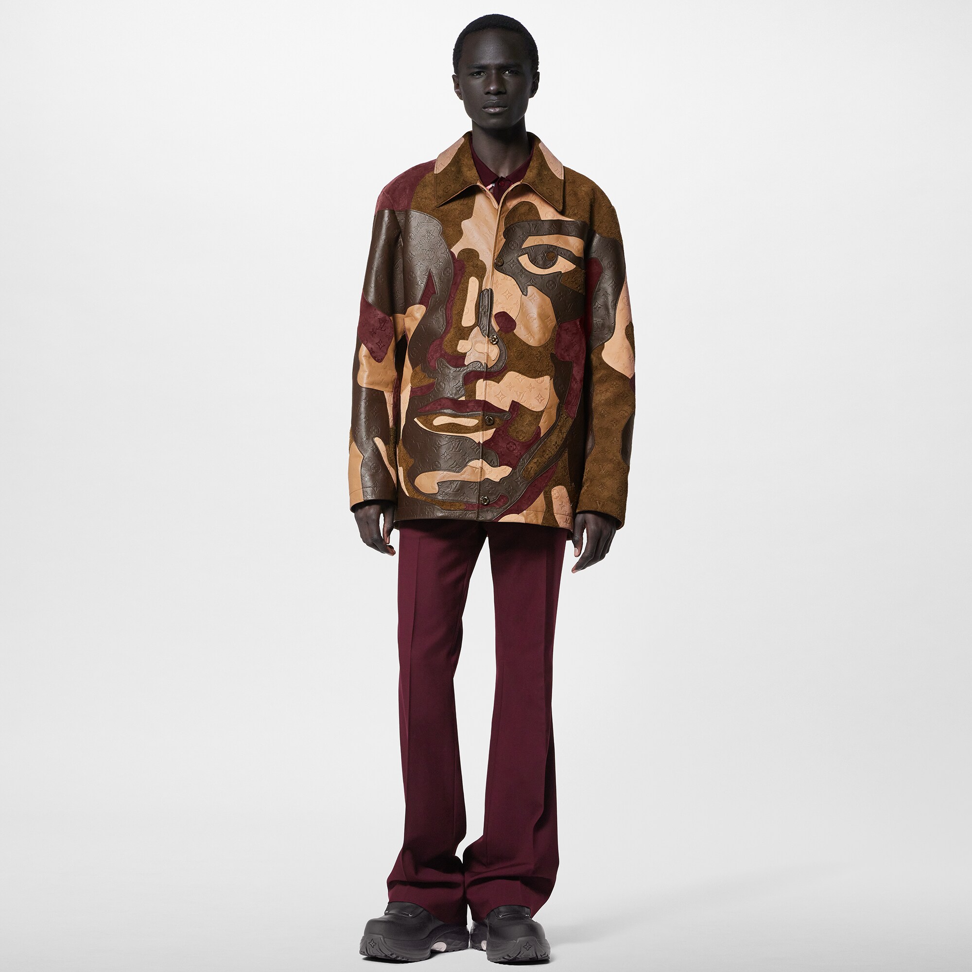  Ready-to-Wear Casacos e Agasalhos Jaqueta de Couro com Patchwork de Retrato e Monogram Feita Sob Encomenda  | Louis Vuitton ® (Zoom no Produto)