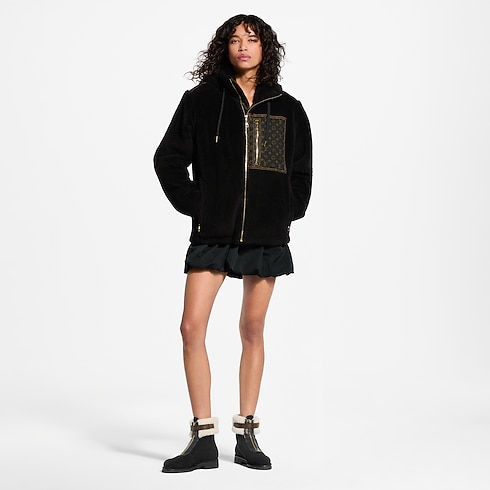 Jaqueta de Fleece com Detalhe Monogram – No Corpo