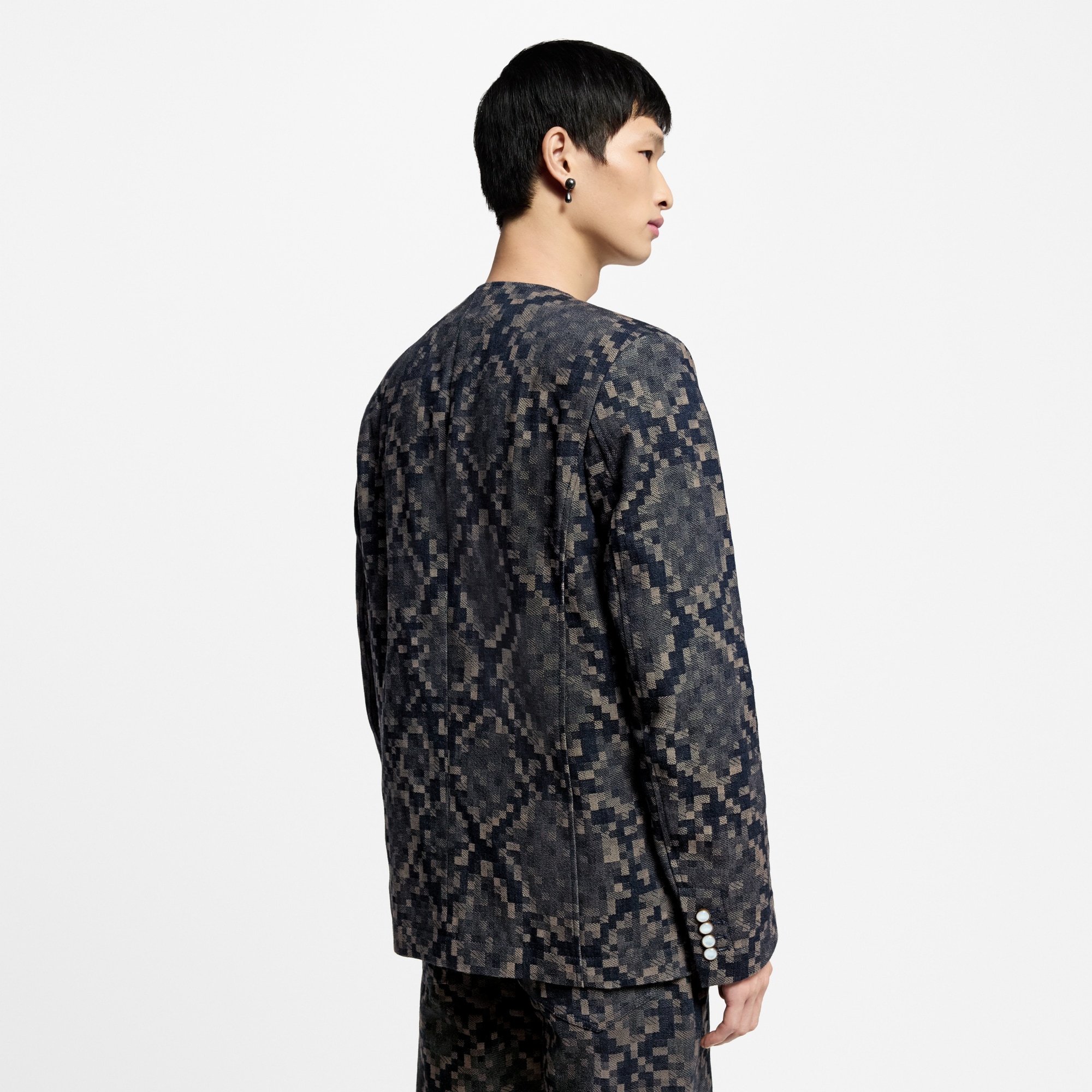  Ready-to-Wear Todas as Roupas Jaqueta Jeans com Grafismo e sem Gola | Louis Vuitton ® (Zoom no Produto)