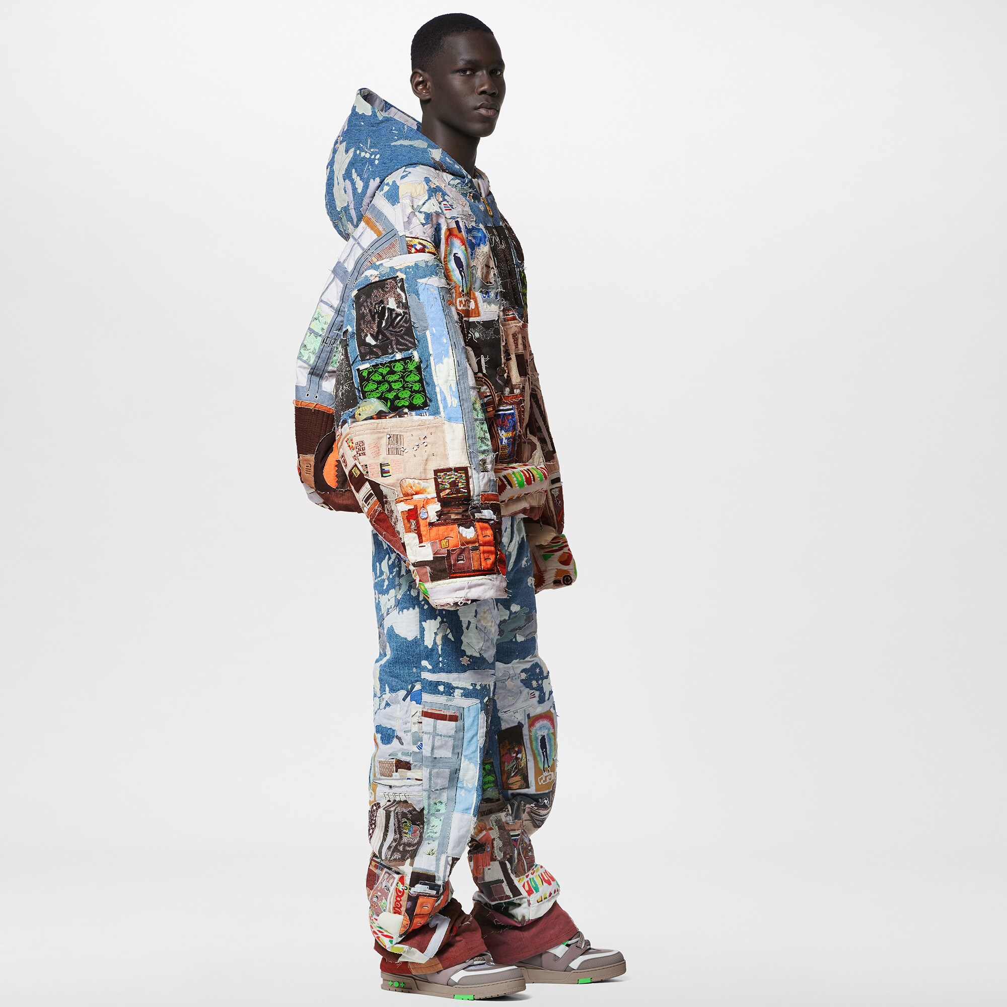  Ready-to-Wear Casacos e Agasalhos Jaqueta Oversized com Capuz em Patchwork Feita Sob Encomenda  | Louis Vuitton ® (Zoom no Produto)