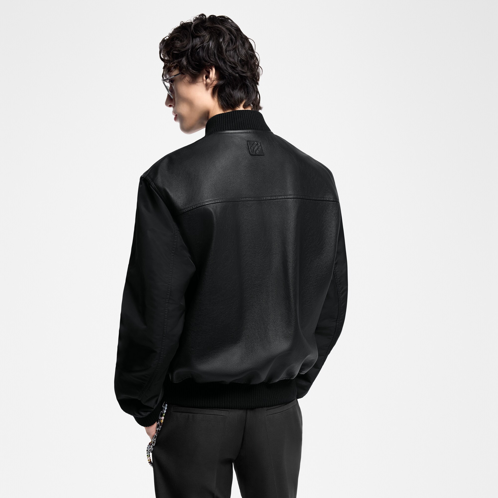  Ready-to-Wear Casacos e Agasalhos Jaqueta Reversível em Nylon e Couro | Louis Vuitton ® (Zoom no Produto)