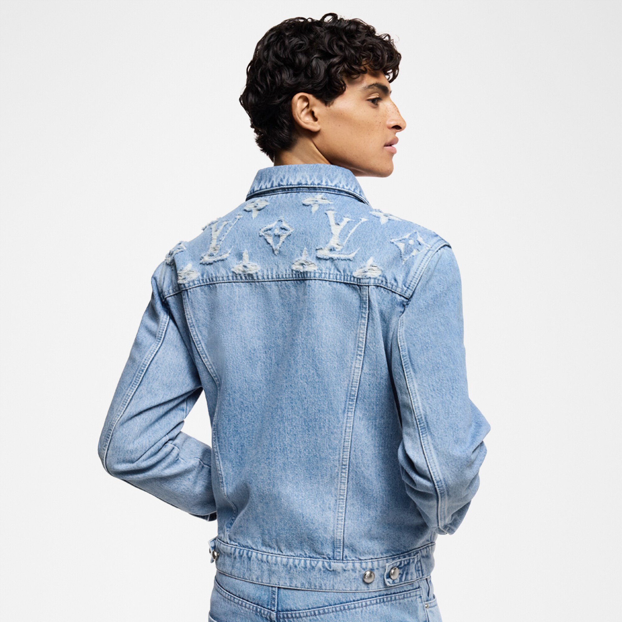  Ready-to-Wear Casacos e Agasalhos Jaqueta Trucker em Jeans | Louis Vuitton ® (Zoom no Produto)