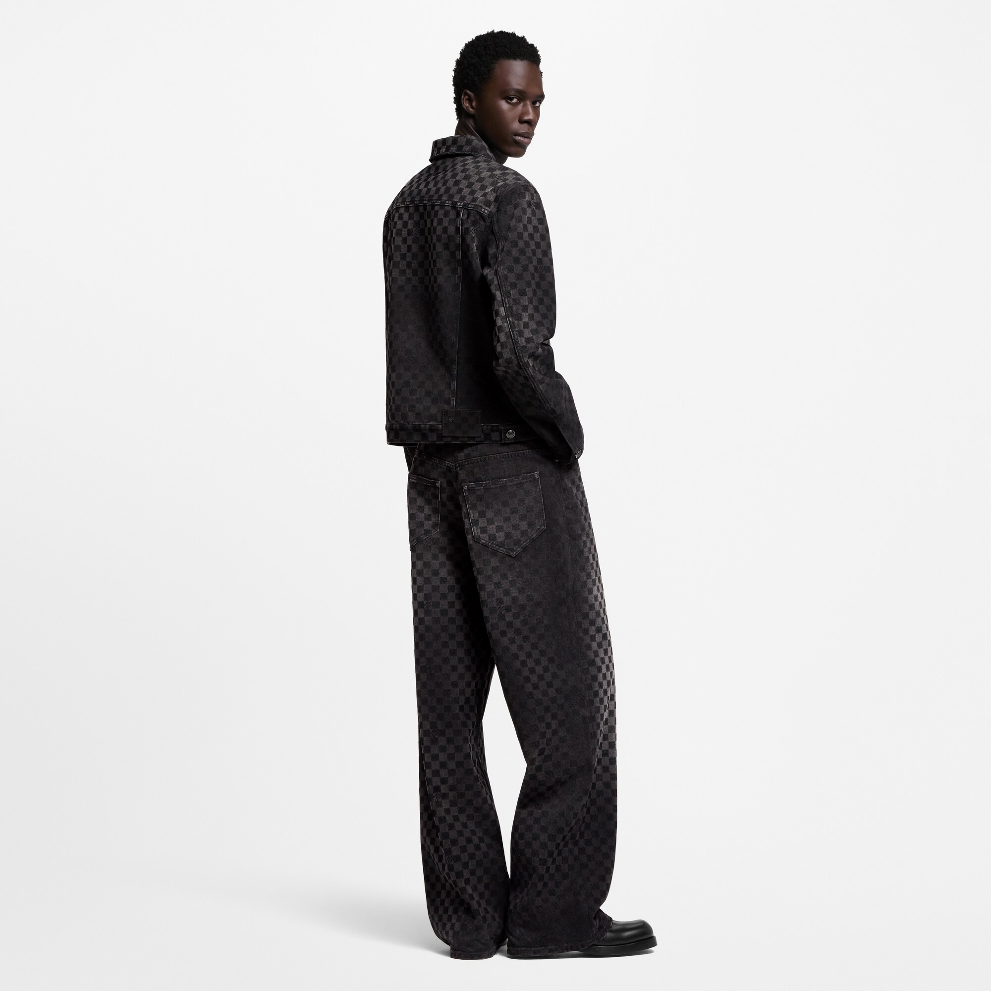  Ready-to-Wear Casacos e Agasalhos Jaqueta Trucker em Jeans Damier Flocado | Louis Vuitton ® (Zoom no Produto)