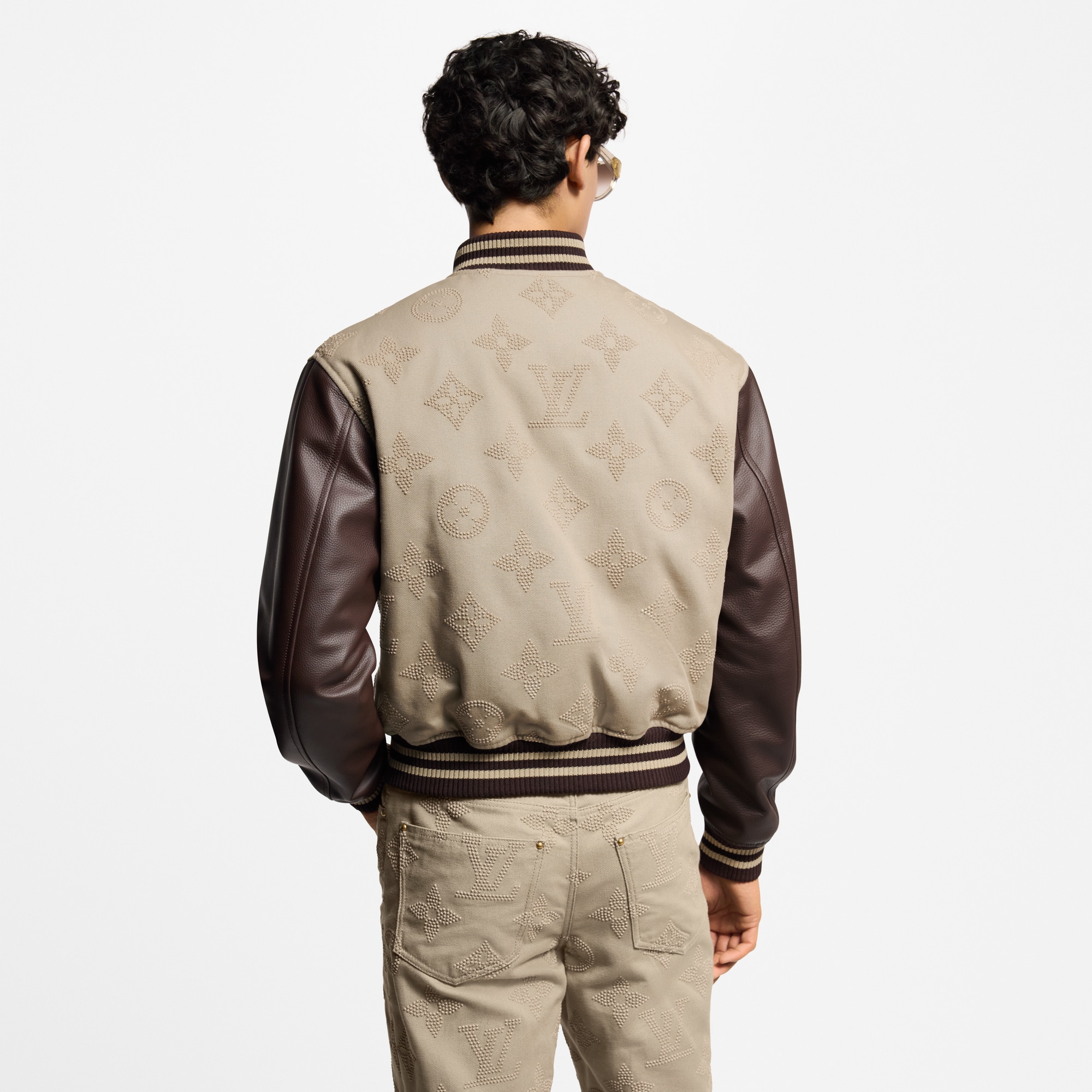  Ready-to-Wear Casacos e Agasalhos Jaqueta Varsity Bordada com Monogram | Louis Vuitton ® (Zoom no Produto)