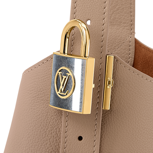 H33 Bolsas Todas as Bolsas Low Key Hobo PM | Louis Vuitton ® (Zoom no Produto)