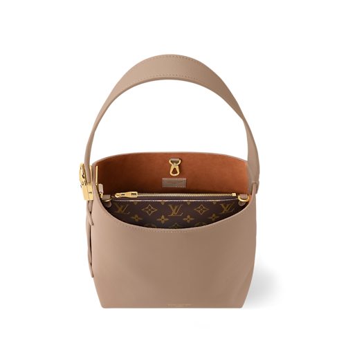 H33 Bolsas Todas as Bolsas Low Key Hobo PM | Louis Vuitton ® (Zoom no Produto)