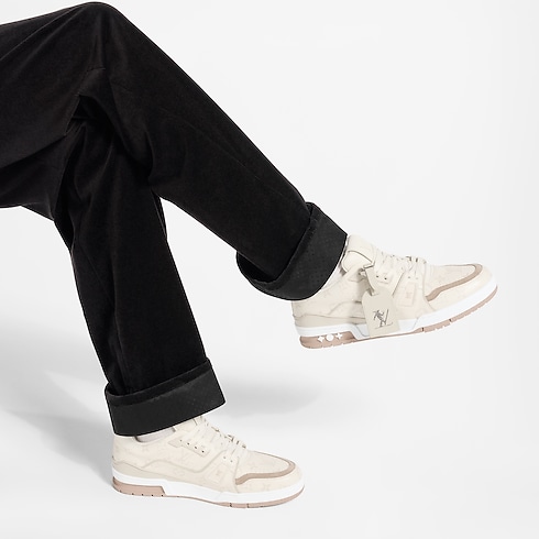 LV Trainer Sneaker – Vista No Corpo (Detalhe)