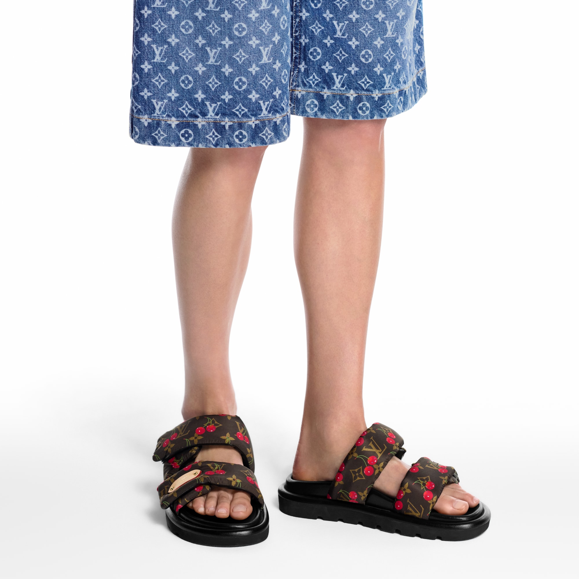  Sapatos Mules e Chinelos LV x TM Chinelo Pool Pillow | Louis Vuitton ® (Zoom no Produto)