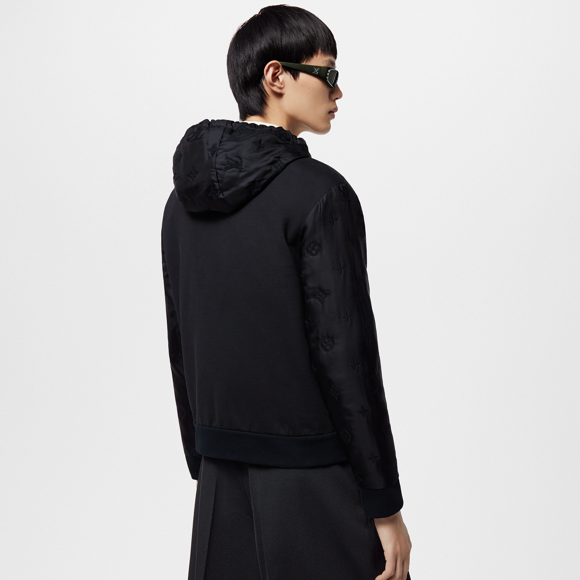  Discontinued Product Obs 12 Moletom Híbrido com Capuz e Zíper e com Assinatura | Louis Vuitton ® (Zoom no Produto)