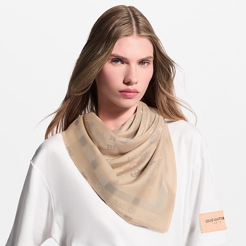 Monogram So Shine Shawl – No Corpo