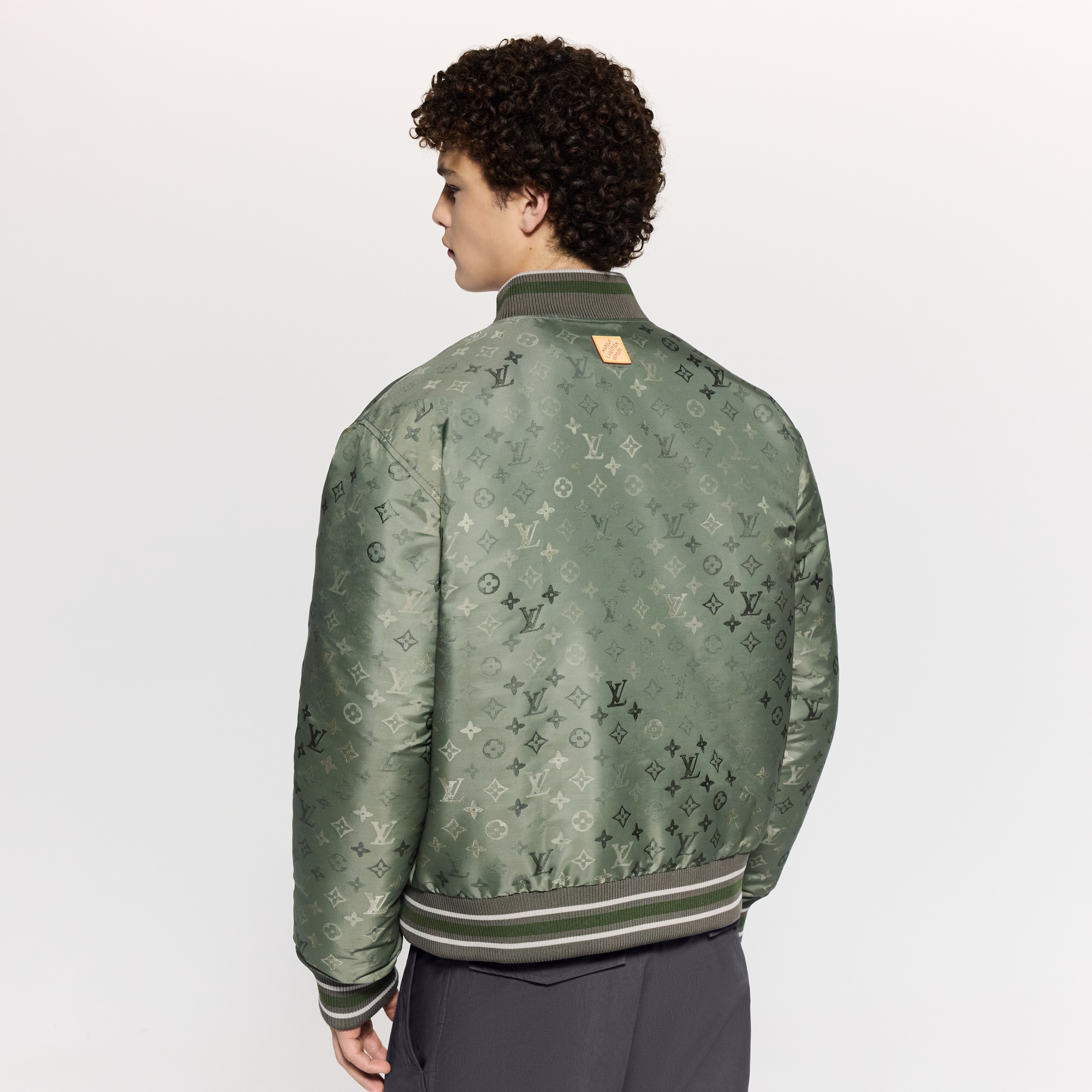  Ready-to-Wear Casacos e Agasalhos Monogram Bomber | Louis Vuitton ® (Zoom no Produto)