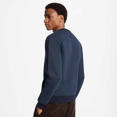 Monogram Needle-Punched Crewneck – Vista No Corpo (Detalhe)