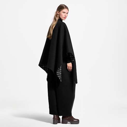 S00 Acessórios Todos os Acessórios My Monogram Cape | Louis Vuitton ® (Zoom no Produto)