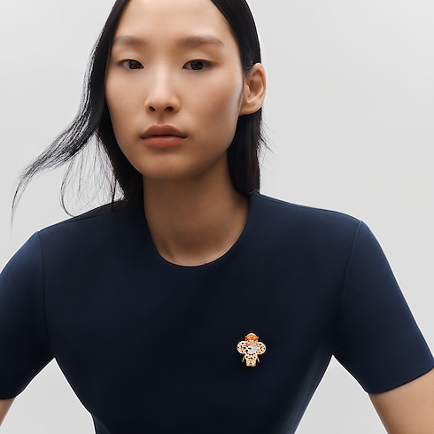 Categorias Colares e Pingentes Pingente Vivienne Lion Dance Laranja Esmaltado em Ouros Amarelo e Branco com Diamantes e Pedras Coloridas | Louis Vuitton ® (Zoom no Produto)