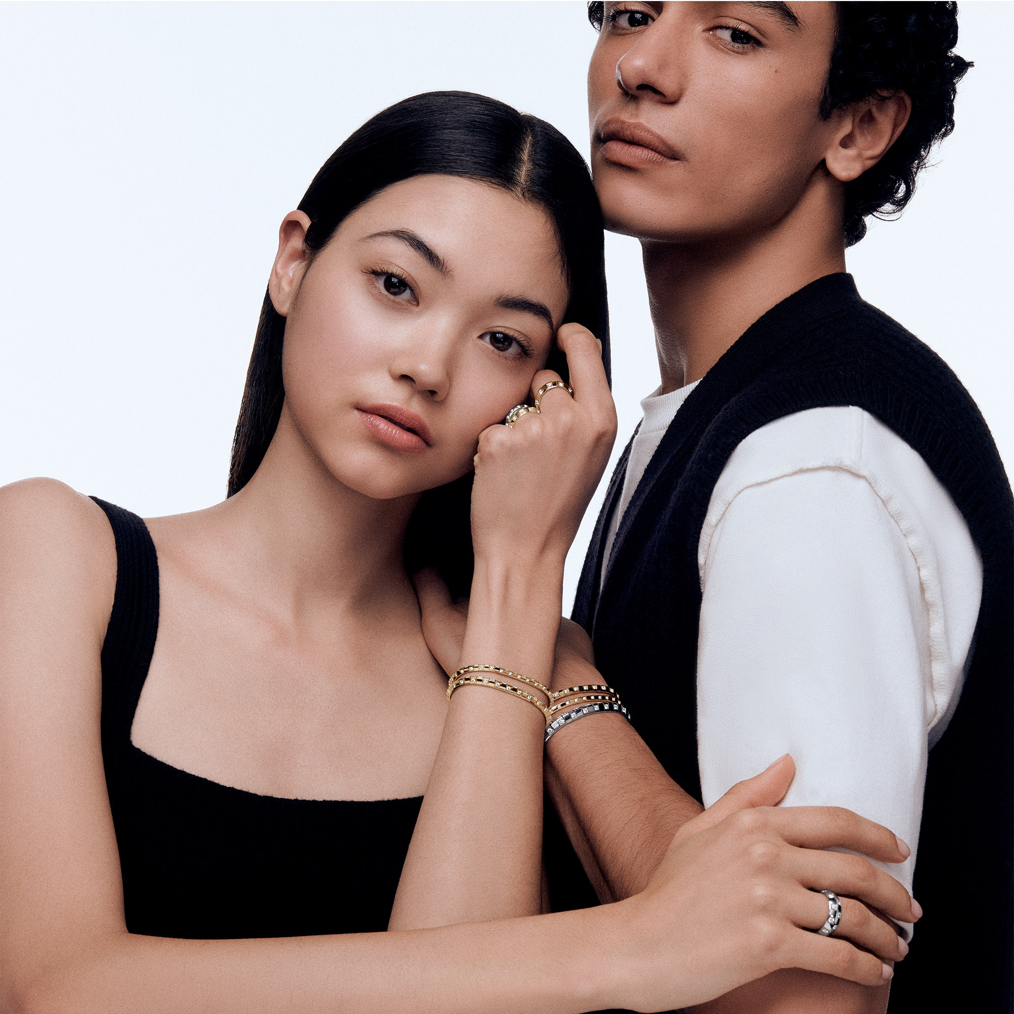  Categorias Pulseiras Pulseira Le Damier de Louis Vuitton Pequena em Ouro Amarelo e Diamantes | Louis Vuitton ® (Zoom no Produto)