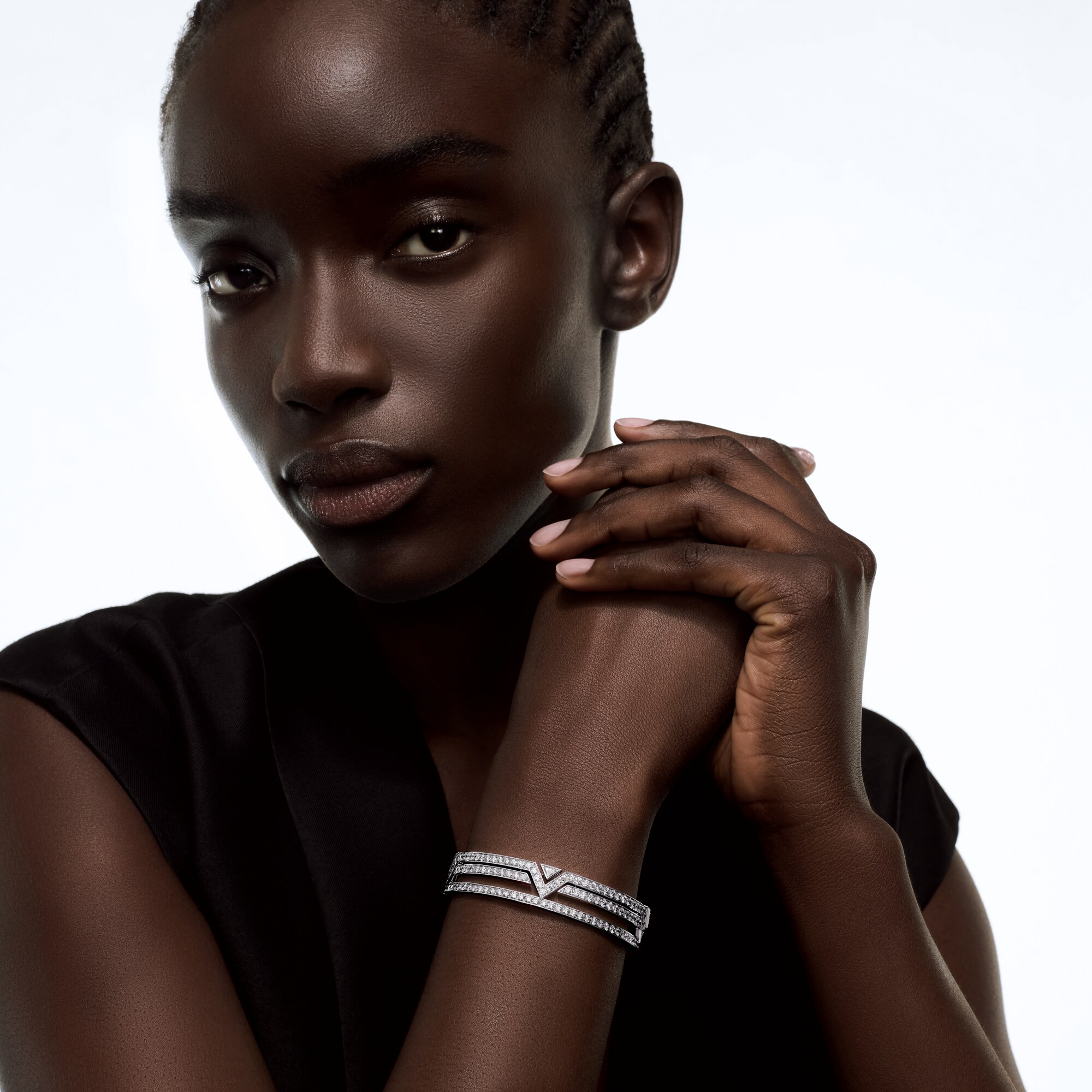  Joalheira Pulseiras Pure V Bracelet, White Gold and Diamonds | Louis Vuitton ® (Zoom no Produto)