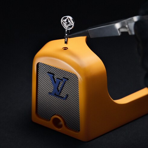 Todos os Relógios } Relógio de Mesa Louis Vuitton Camionnette | Louis Vuitton ®