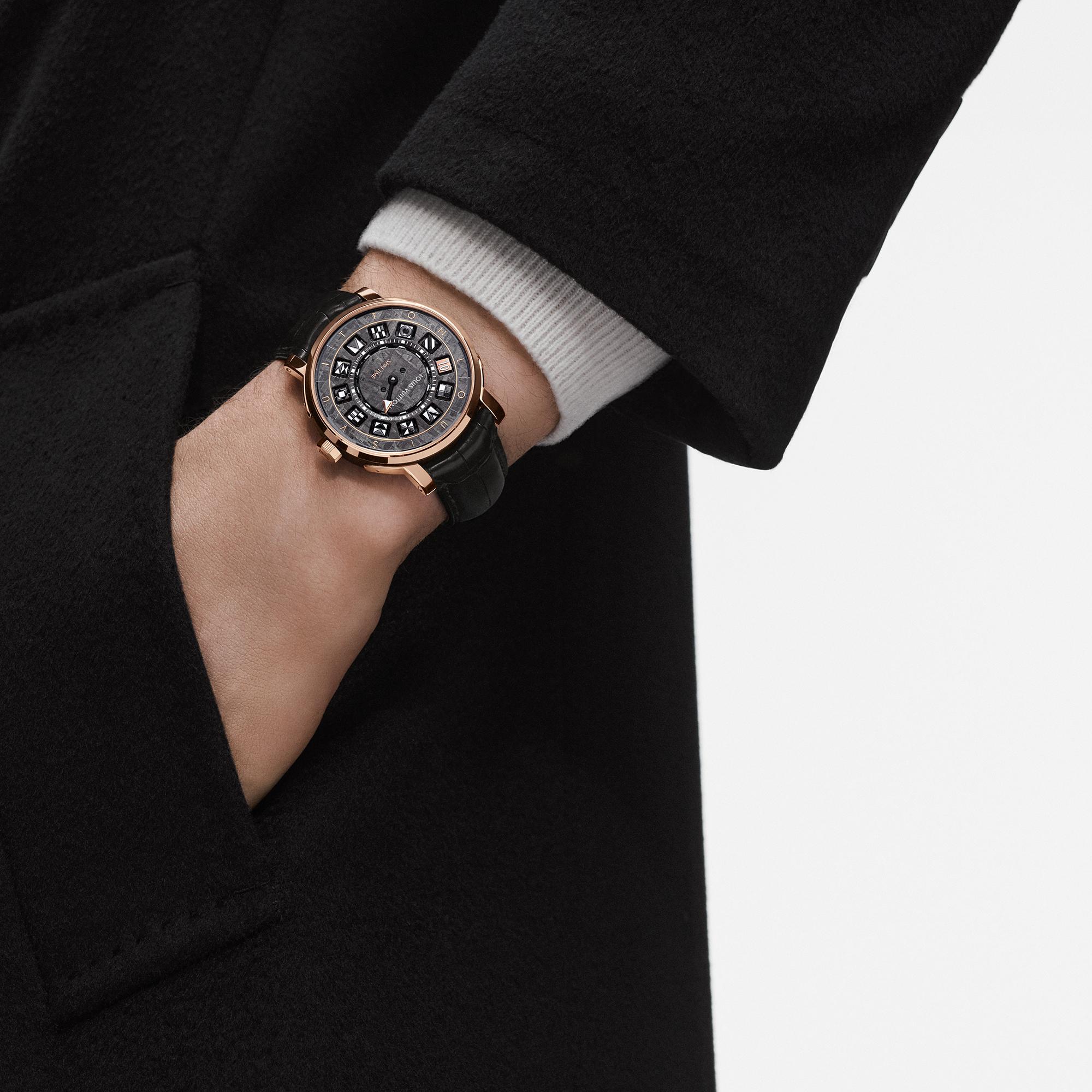  Todos os Relógios } Relógio Escale Spin Time Meteorite 41 | Louis Vuitton ® (Zoom no Produto)