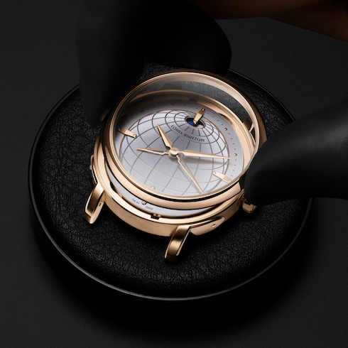Todos os Relógios } Relógio Louis Vuitton Escale Twin Zone, Movimento Automático, 40 mm, Ouro Rosa | Louis Vuitton ®