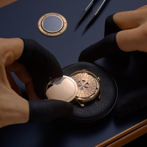 Todos os Relógios } Relógio Tambour Convergence, Movimento Automático, 37 mm, Ouro Rosa | Louis Vuitton ®