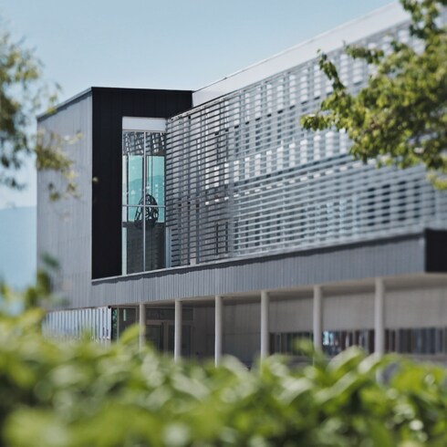 Todos os Relógios } Relógio Tambour Slim Monogram 39 mmm | Louis Vuitton ®