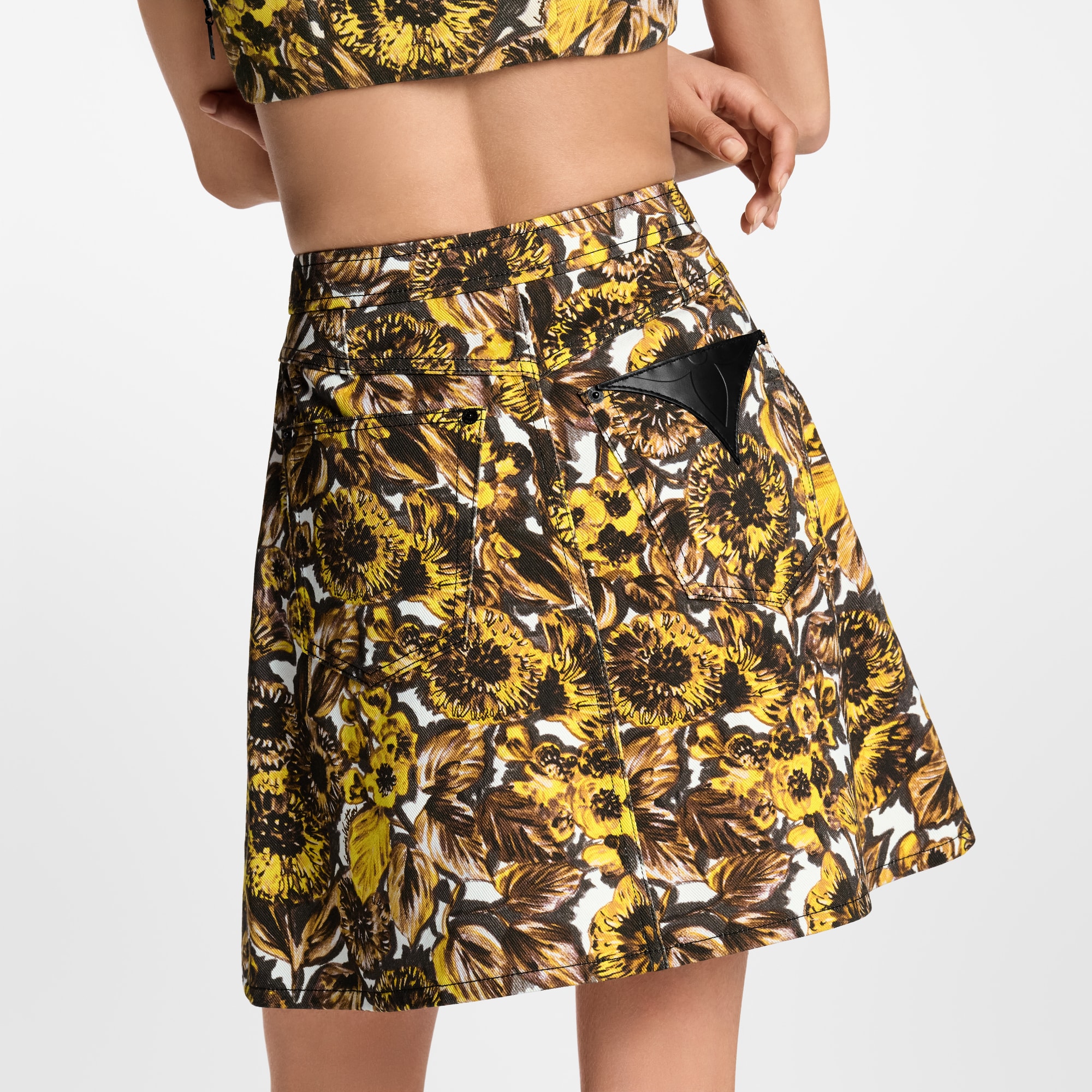  Ready-to-Wear Saias e Shorts Saia Floral com Botões | Louis Vuitton ® (Zoom no Produto)