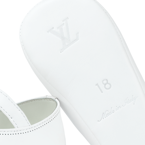 S00 Presentes Para Bebês } Sapatinhos de Couro | Louis Vuitton ® (Zoom no Produto)