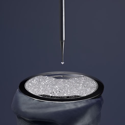 Todos os Relógios } Tambour Convergence, Automatic, 37mm, Platinum and diamonds | Louis Vuitton ®