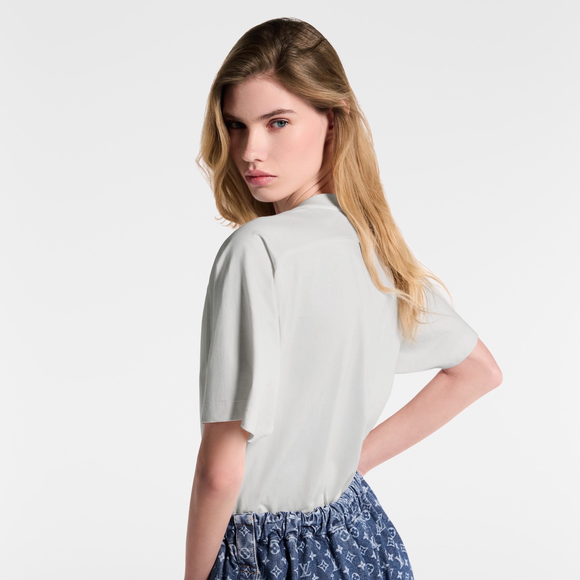  Ready-to-Wear Blusas Top Cropped com Assinatura no Bolso | Louis Vuitton ® (Zoom no Produto)